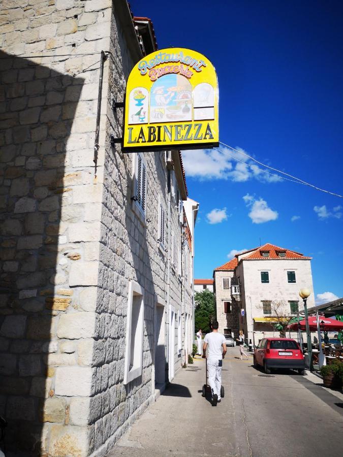 Sedam Bisera Kaštela Εξωτερικό φωτογραφία